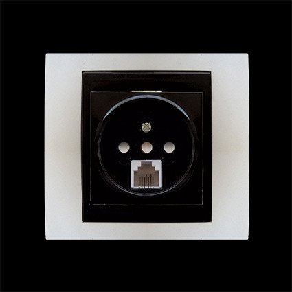 رنگ کادر وسط سفید