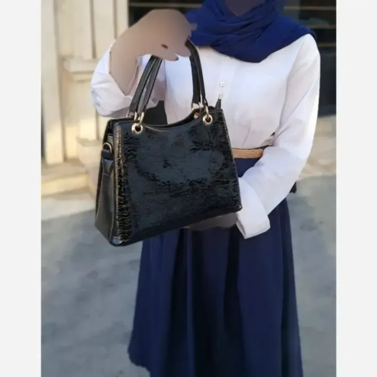 کیف زنانه جنس لیزارد رنگ مشکی بند دستی و دوشی