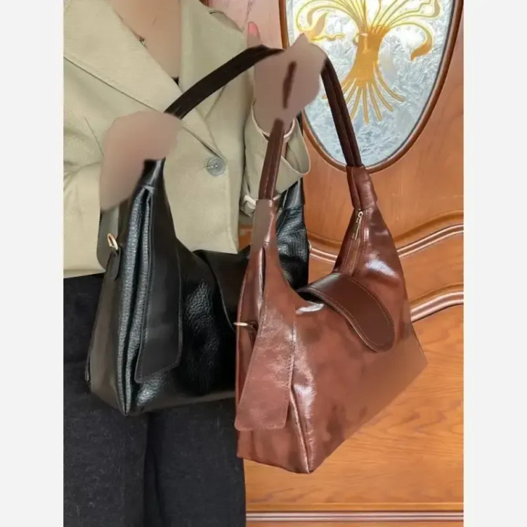 کیف زنانه دو جیب کراواتی پکه دار جنس وارداتی شرانگ ریز رنگ مشکی شکلاتی موکا سورمه
