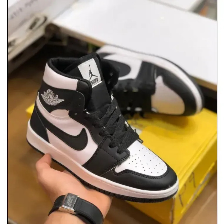 کفش جردن ساقدار زنانه نایک سفید مشکی چرم صنعتی زیره PVC