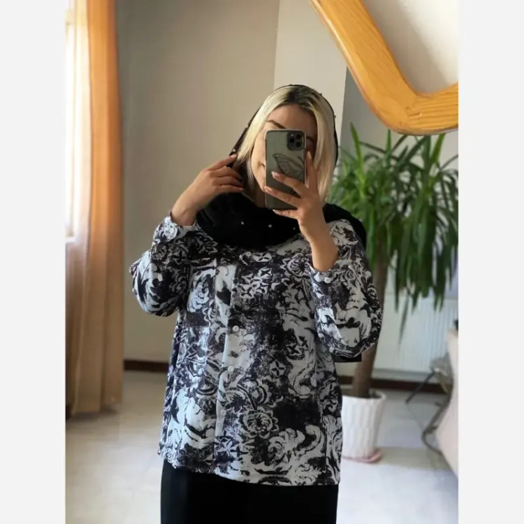 شومیز مانتو پتینه پریناز جنس بوگاتی گرم بالا رنگ مشکی فری سایز